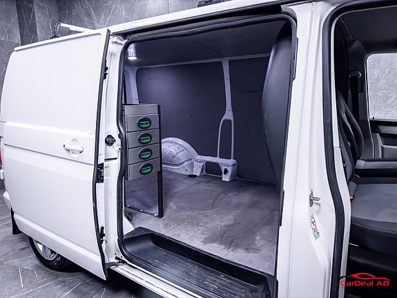 Volkswagen Transporter 16 of 26
