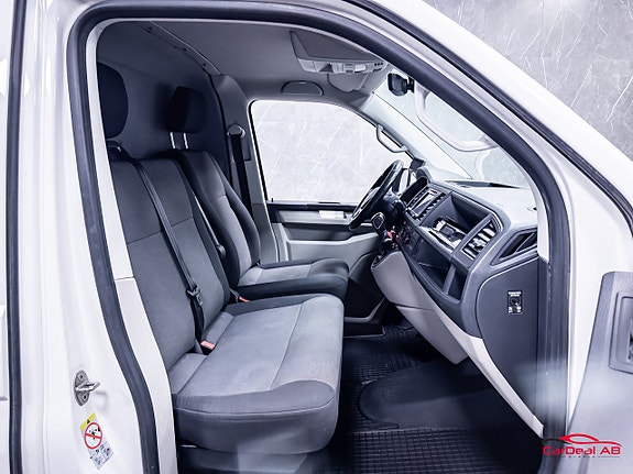 Volkswagen Transporter 15 of 26