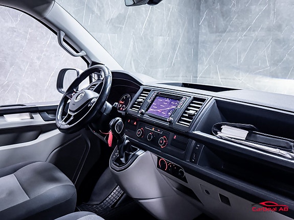 Volkswagen Transporter 14 of 26