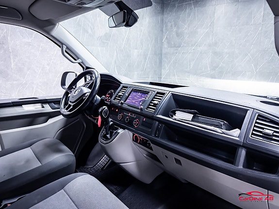 Volkswagen Transporter 13 of 26