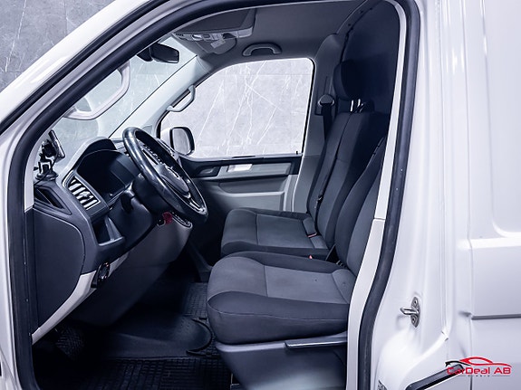 Volkswagen Transporter 10 of 26