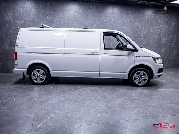 Volkswagen Transporter 8 of 26