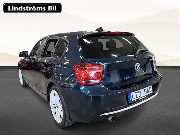 BMW 118d 4 of 5