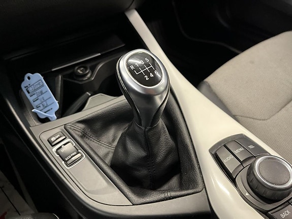 BMW 118d 17 of 20