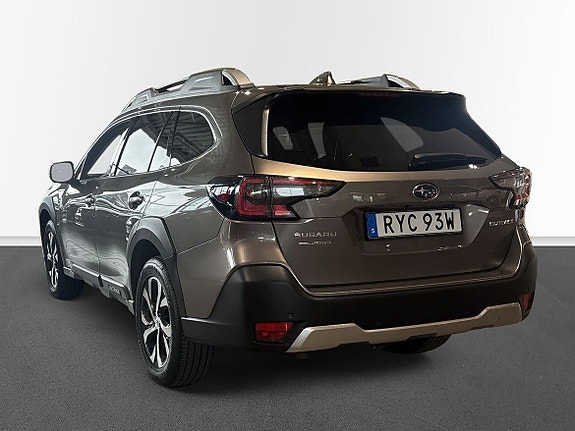 Subaru Outback 2 of 5