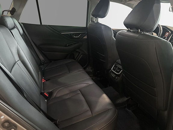Subaru Outback 8 of 10