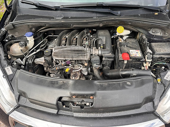 Peugeot 208 5 of 5