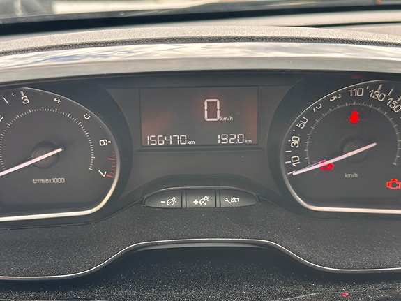 Peugeot 208 6 of 8