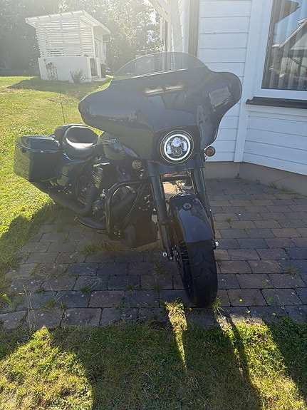 Harley-Davidson Street Glide Special 4 of 4