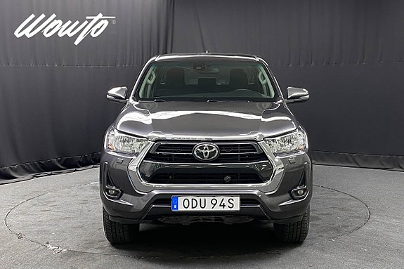 Toyota HiLux 2 of 22