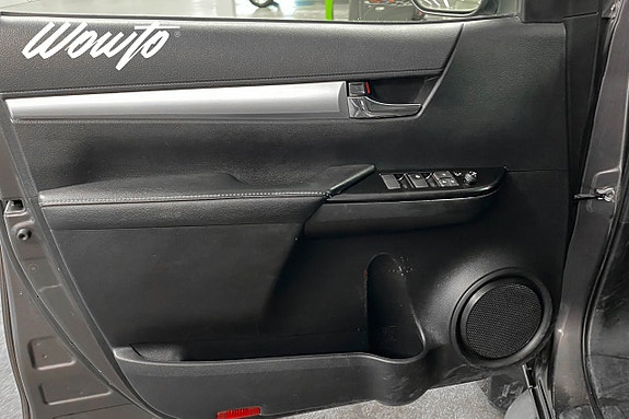 Toyota HiLux 9 of 22