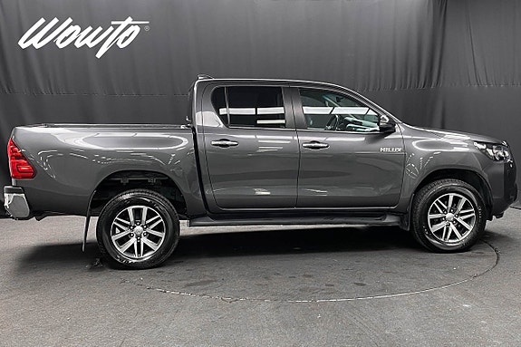 Toyota HiLux 3 of 22