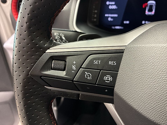 Seat Arona 16 of 26