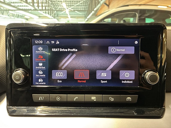 Seat Arona 22 of 26