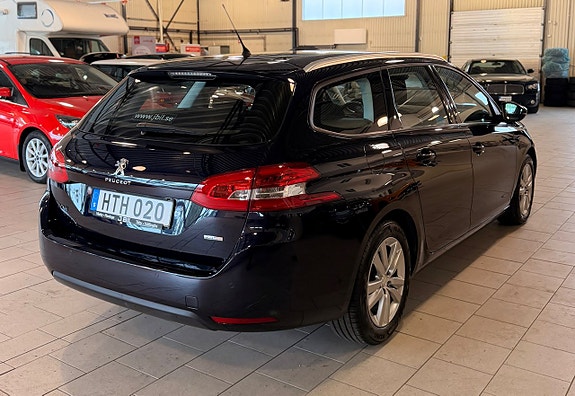 Peugeot 308 SW 3 of 5
