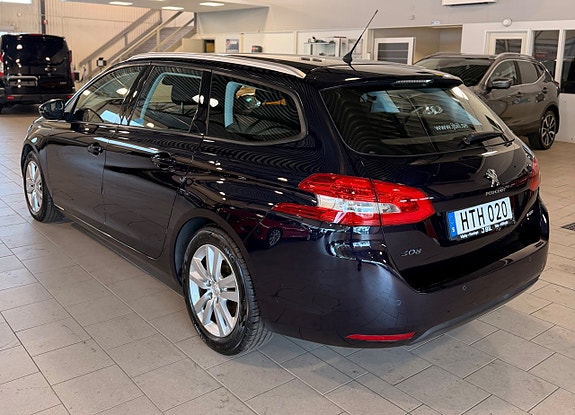 Peugeot 308 SW 4 of 5