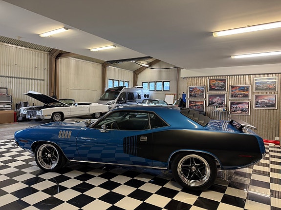 Plymouth Hemi Cuda 13 of 30