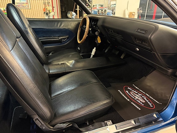 Plymouth Hemi Cuda 27 of 30