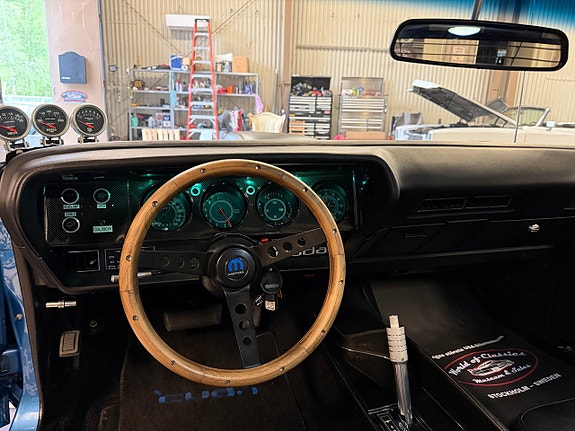 Plymouth Hemi Cuda 22 of 30