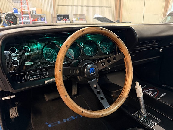 Plymouth Hemi Cuda 21 of 30
