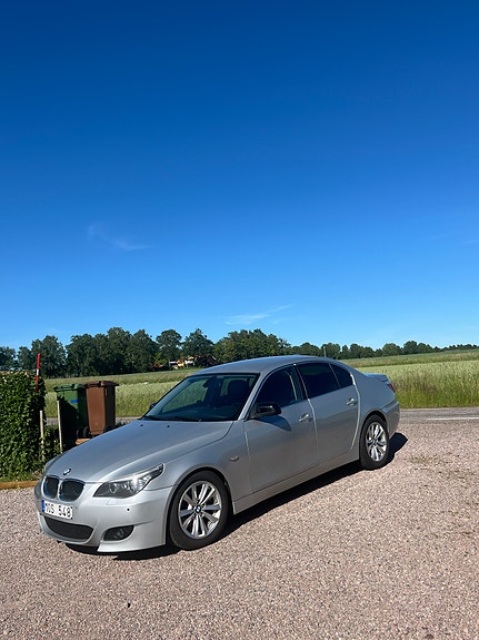 BMW 520d 3 of 5