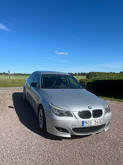 BMW 520d 2 of 5