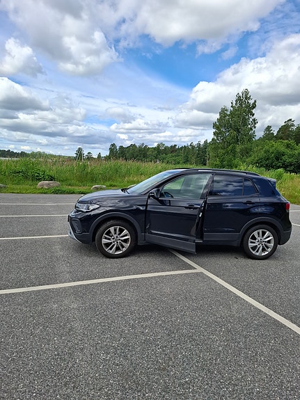 Volkswagen T-Cross 3 of 3