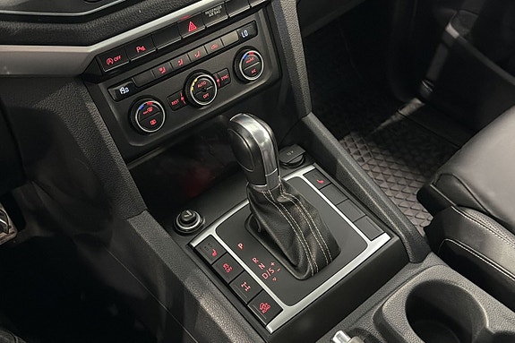 Volkswagen Amarok 11 of 25