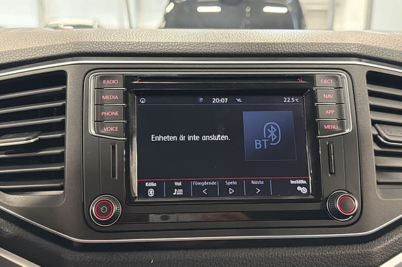Volkswagen Amarok 15 of 25