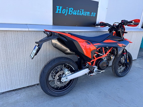 KTM 690 SMC 3 of 6