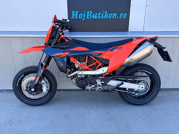 KTM 690 SMC 4 of 6