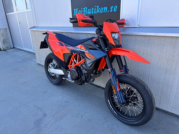 KTM 690 SMC 2 of 6