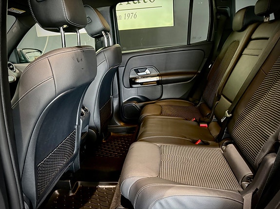 Mercedes-Benz GLB200 15 of 18