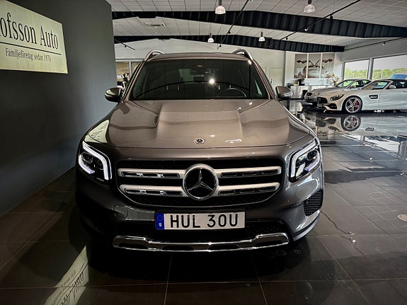Mercedes-Benz GLB200 10 of 18