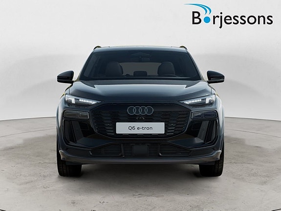 Audi Q6 e-tron 4 of 5
