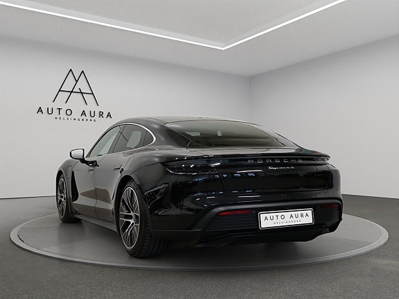 Porsche Taycan 4S 4 of 5