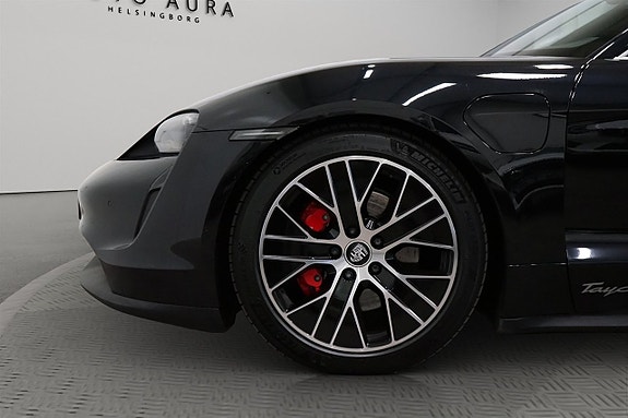 Porsche Taycan 4S 7 of 25