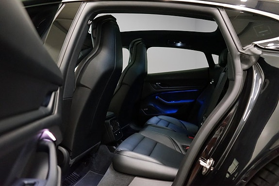 Porsche Taycan 4S 8 of 25