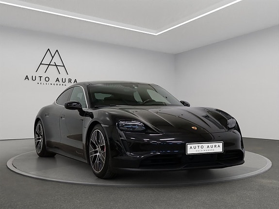Porsche Taycan 4S 3 of 5