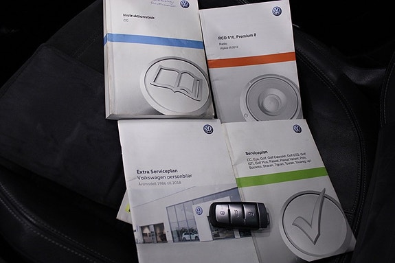 Volkswagen CC 25 of 27