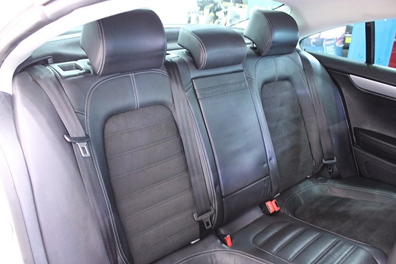 Volkswagen CC 19 of 27