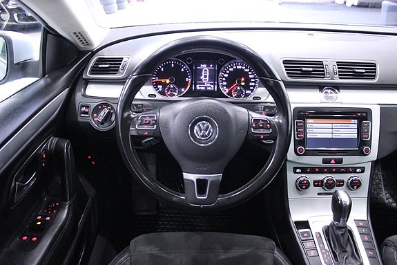 Volkswagen CC 14 of 27