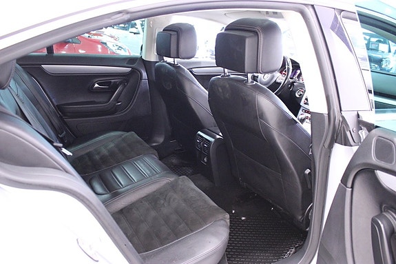 Volkswagen CC 20 of 27
