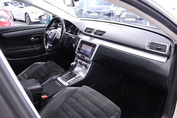 Volkswagen CC 16 of 27