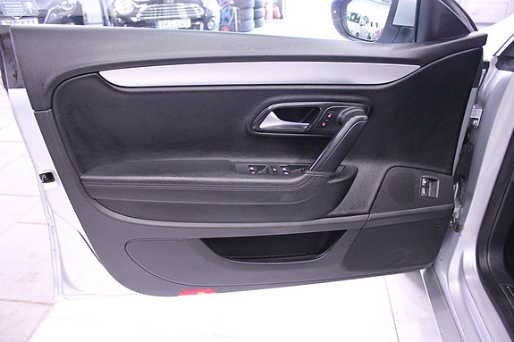 Volkswagen CC 27 of 27