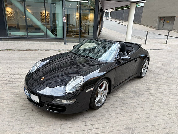 Porsche 911 Carrera 4S 4 of 5