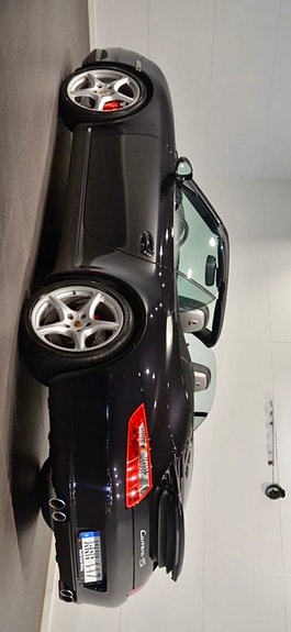 Porsche 911 Carrera 4S 2 of 5