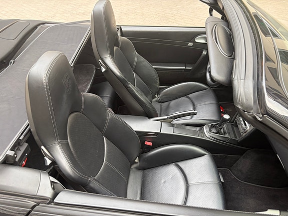 Porsche 911 Carrera 4S 13 of 16