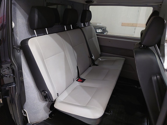 Volkswagen Transporter 10 of 13