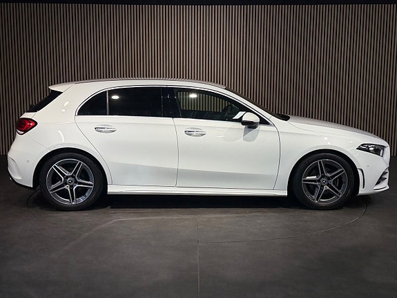 Mercedes-Benz A180 3 of 24